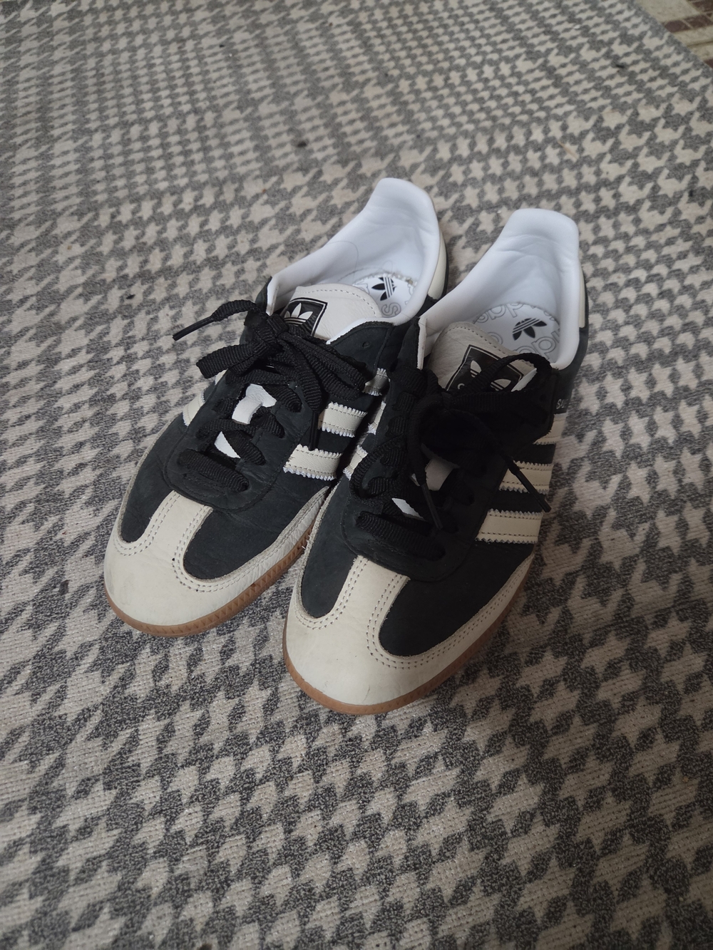 adidas Samba Women Size 8 ; Men Size 6.5